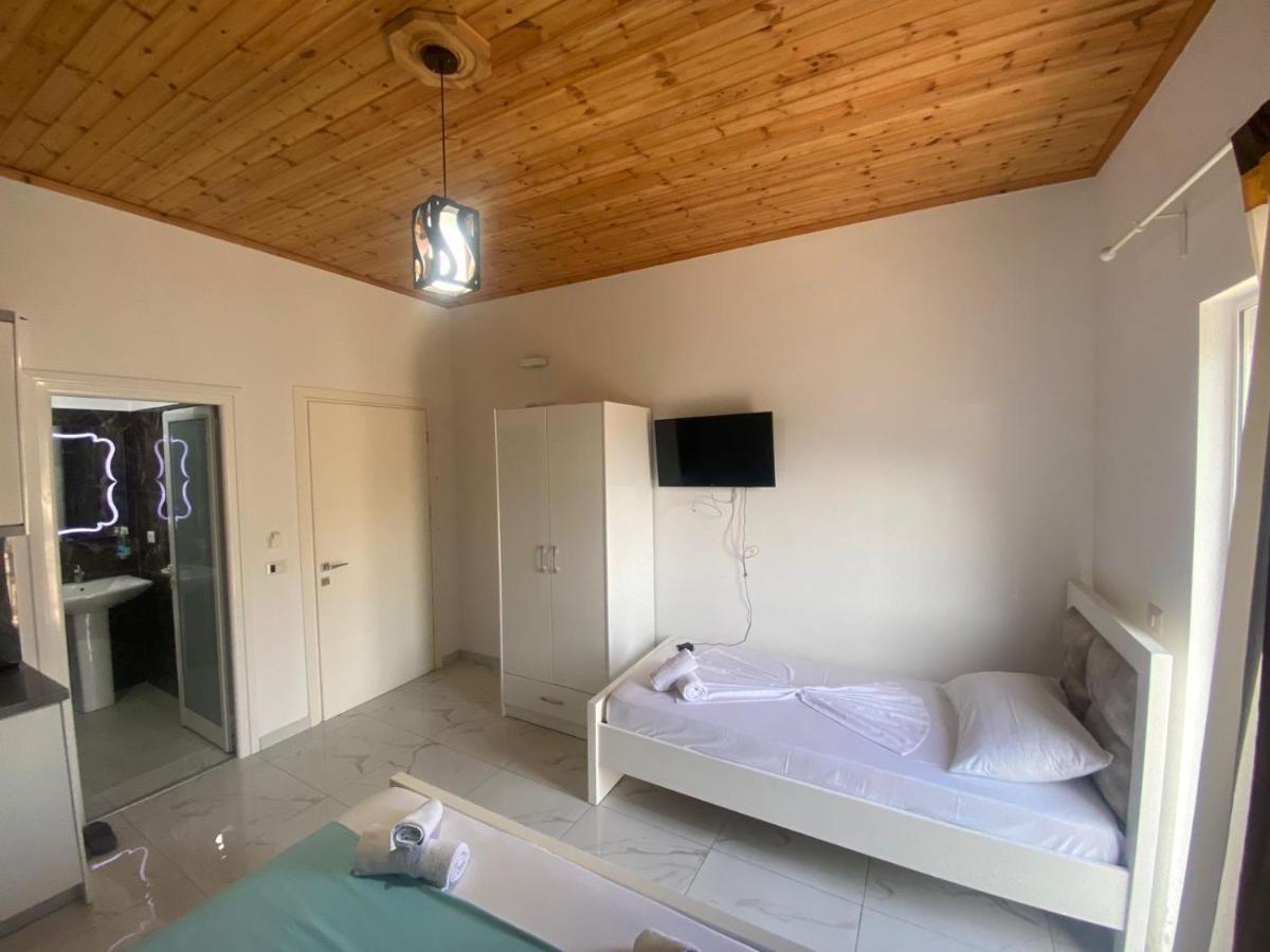 Vila Rafael Sarandë エクステリア 写真